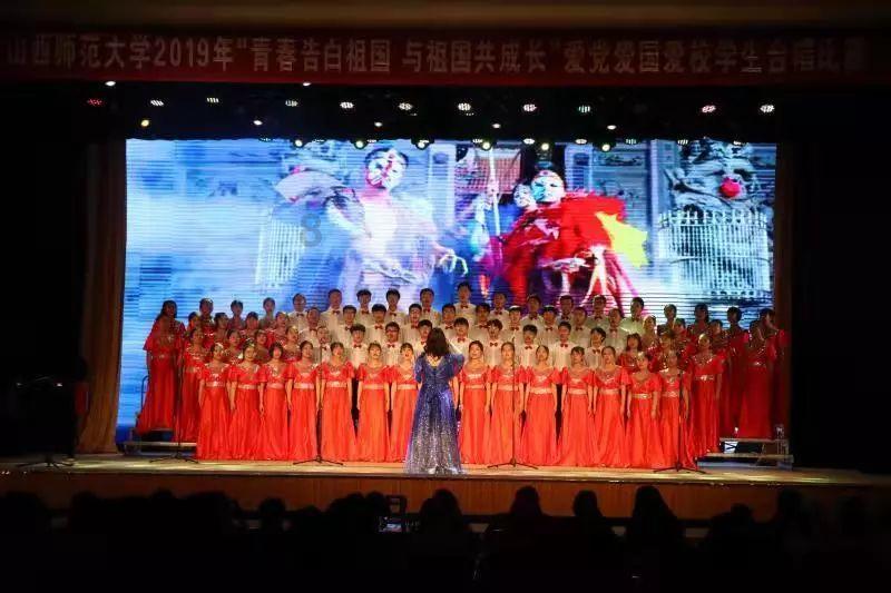 我国取得历史性的成就，老外表示祝贺，其中一德国人评价十分惹眼游戏画面