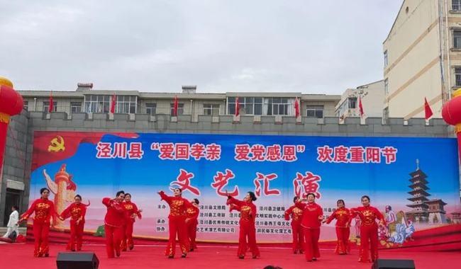 逃离森林湖畔
